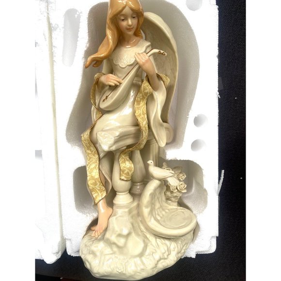 Porcelain Collectible Angel, made of fine ivory bisque whith hand painted,12.5" - Picture 4 of 5